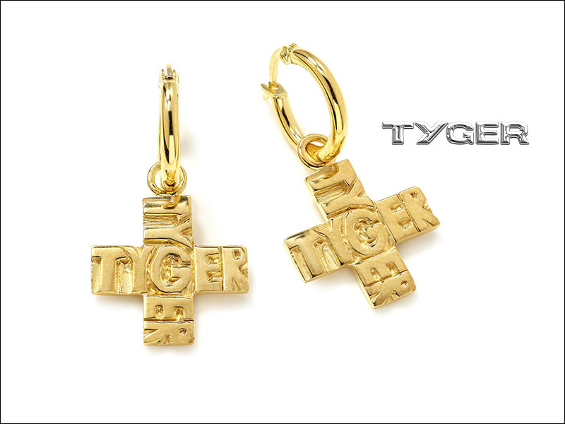 jewellery photography expert matthew seed from mspstudio in warrington shot this stunning jewellery photography campaign to launch a new range of rings, earrings and necklaces for a well known jewellery brand.